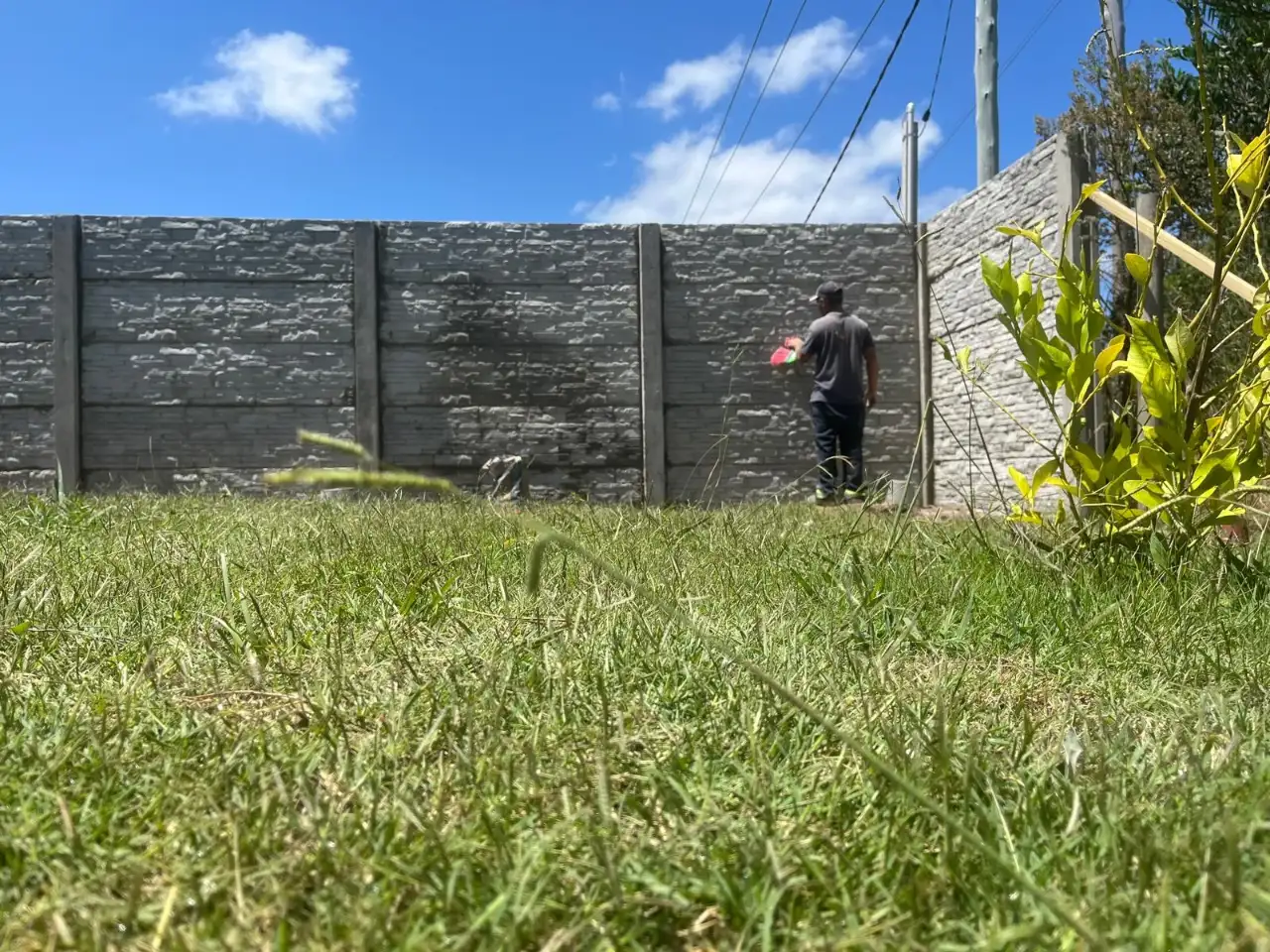 Fabricación e Instalación de Muros Prefabricados